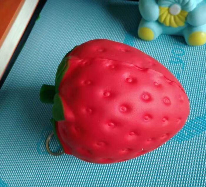 Anti-Stress ball strawberry - Image 6
