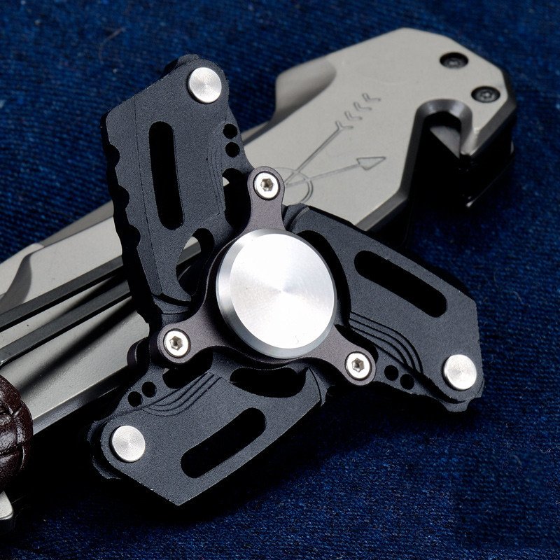 e2faf721-f9d6-45de-899e-125fb573f214.jpg Fidget Spinner Creative Finger Alloy Decompression Toy - Image 2